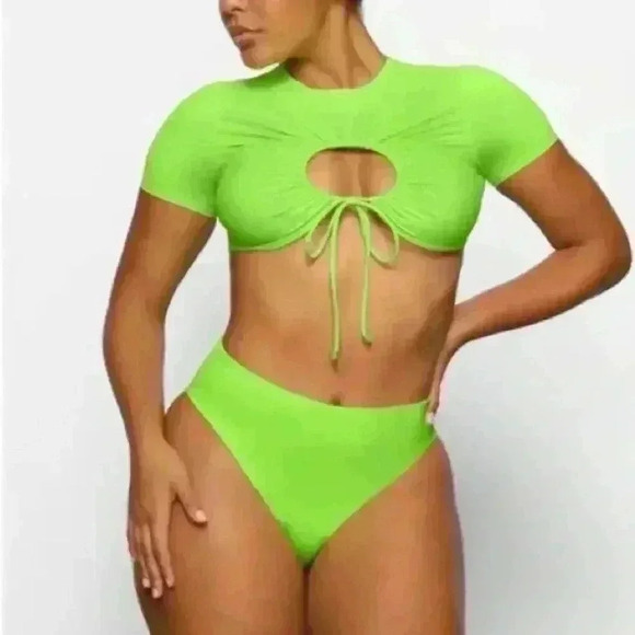 SKIMS Recycled Swim Ruched Crop Top ~ Limited Edition ~ Neon Green ~ XXS ~ NWT! - Picture 2 of 4